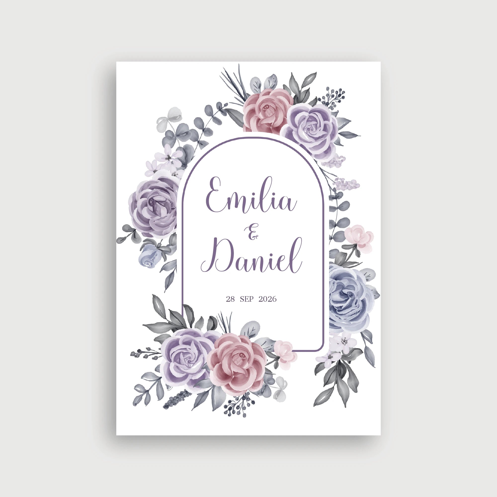 Willkommensschild Hochzeit Rosentanz – romantisches Design mit elegantem Bogenrahmen in Violett umgeben von üppigen Rosen in Violett, Dusty Rose und Blaugrau mit graugrünen Blättern