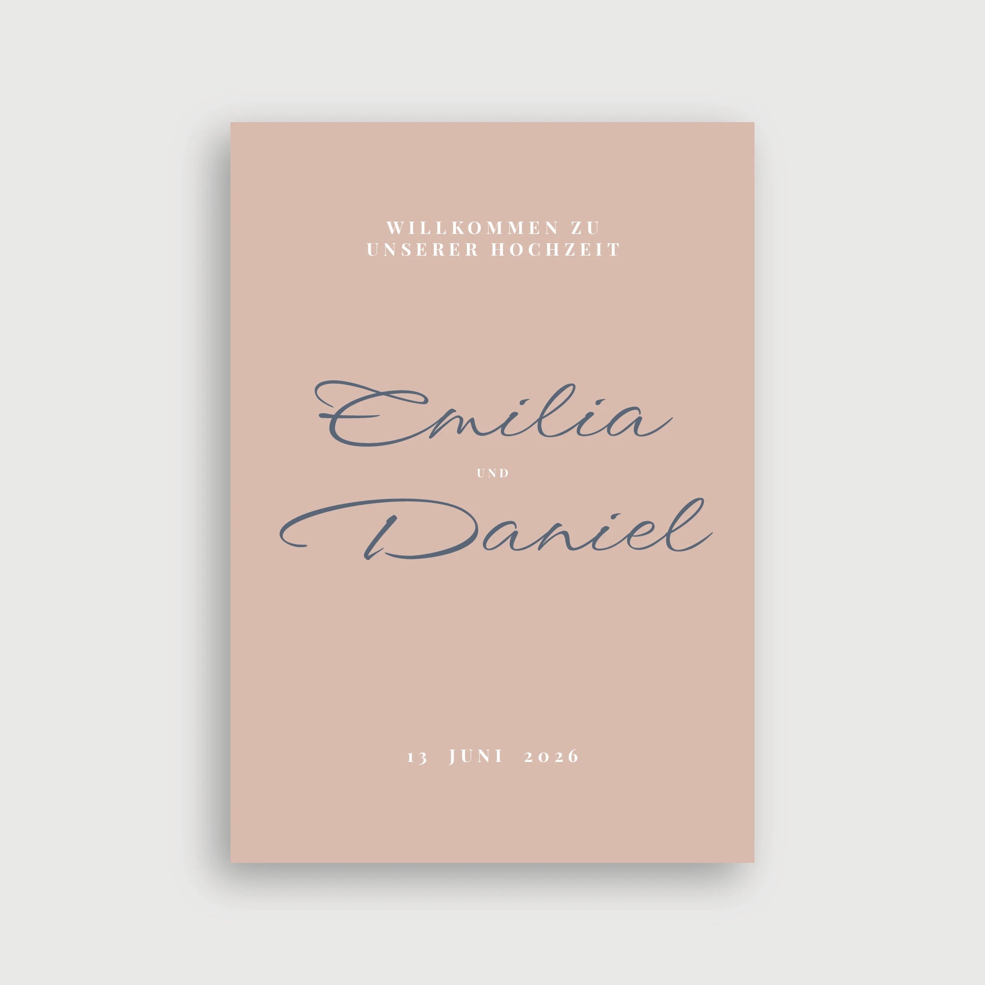 Willkommensschild Hochzeit Seelenzeit – ultra-minimalistisches Design mit eleganter Kalligrafie auf farbigem Hintergrund, erhältlich in Blush mit Navy